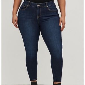 Torrid bombshell skinny Jean